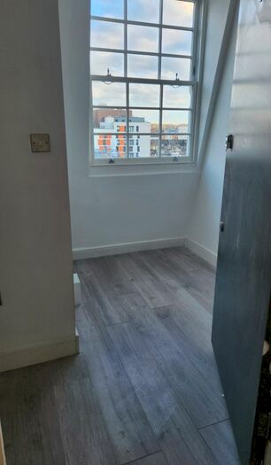 2 Bedroom Flat To Rent In High Street, Watford, WD17