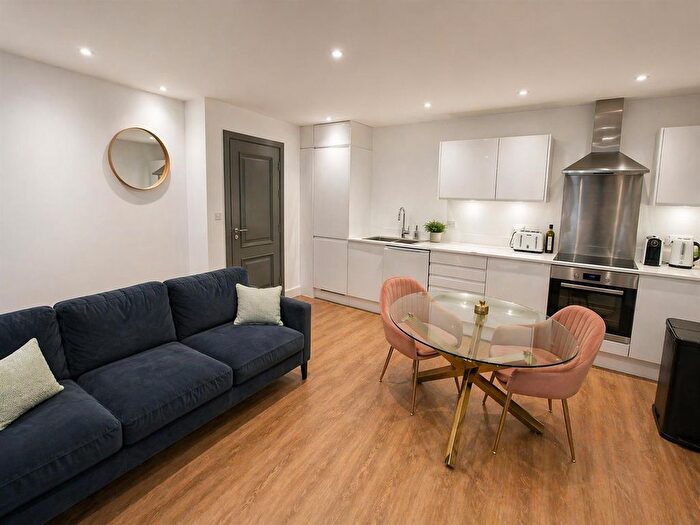 1 Bedroom Flat To Rent In Great Minster House, Lister Hill, Horsforth, Leeds, LS18