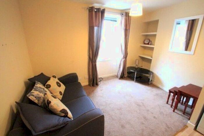 1 Bedroom Flat To Rent In Main Street, Largs, KA30