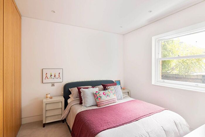 1 Bedroom Flat To Rent In Kings Road, Chelsea, London, SW3