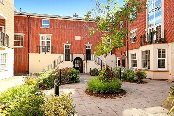 2 Bedroom Maisonette To Rent In Redcliff Street, Bristol, Somerset, BS1