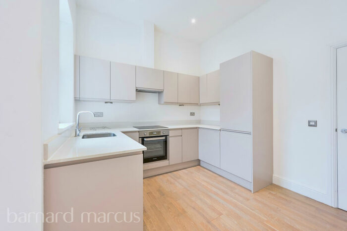 1 Bedroom Apartment To Rent In Station Approach, Tadworth, KT20