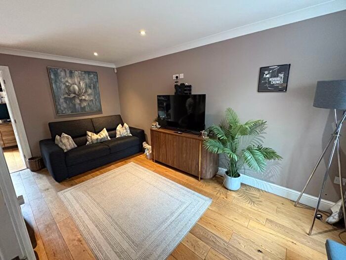 4 Bedroom Semi-detached House To Rent In Paddock Way, Hinckley, LE10