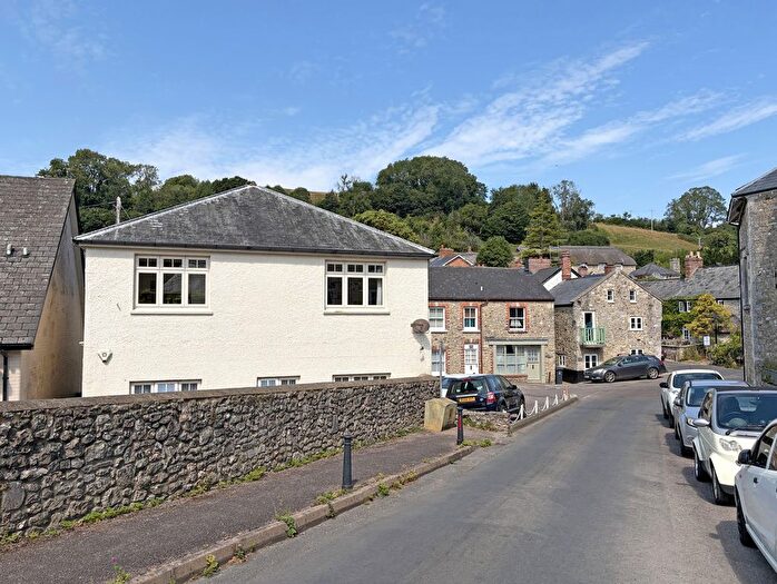 2 Bedroom Flat For Sale In The Square, Branscombe, EX12