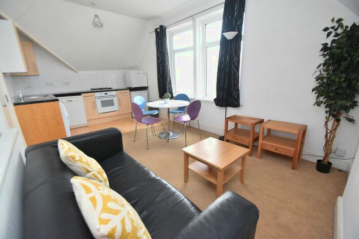 1 Bedroom Flat To Rent In Malefant Street, Cathays, Cardiff CF24