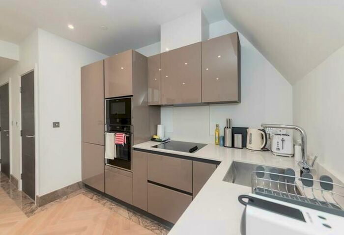 1 Bedroom Flat To Rent In Duke Street, Reading, Berkshire, RG1