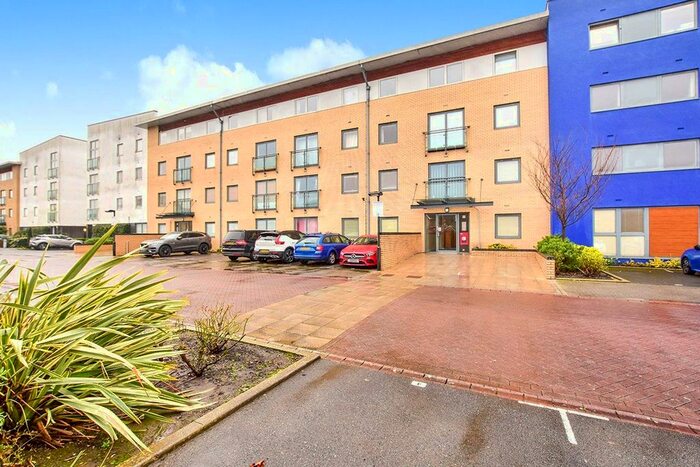 2 Bedroom Flat To Rent In Watersmeet, St. Marys Island, Chatham, Kent, ME4