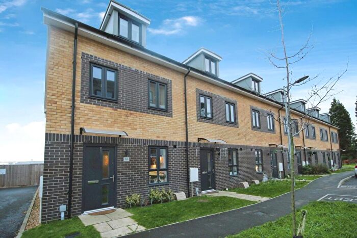 3 Bedroom End Of Terrace House For Sale In Brambling Gardens, Poole, BH17