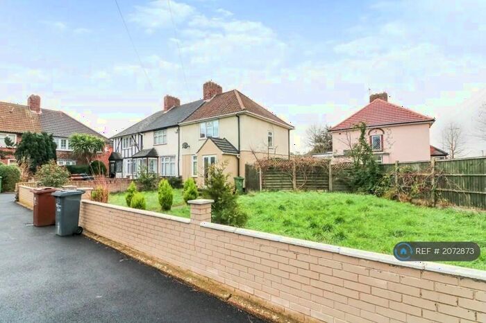3 Bedroom End Of Terrace House To Rent In Wood Lane, Dagenham, RM9