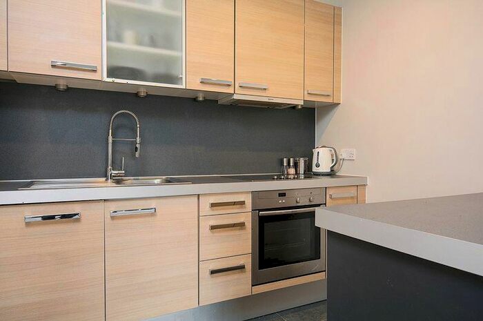 1 Bedroom Flat To Rent In The Heart, Walton-on-Thames, KT12