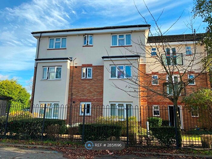 2 Bedroom Flat To Rent In Apsley Close, London, HA2