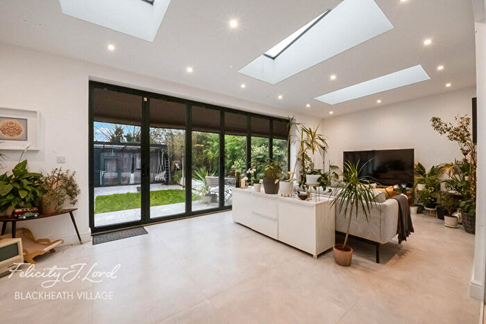 4 Bedroom Semi-Detached House For Sale In Woolacombe Road, London, SE3