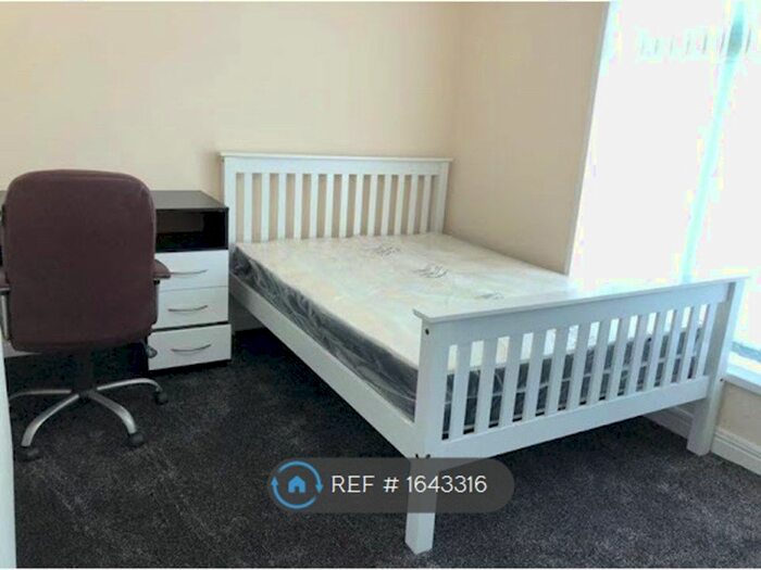 5 Bedroom Semi-Detached House To Rent In Scarborough Way, Coventry, CV4