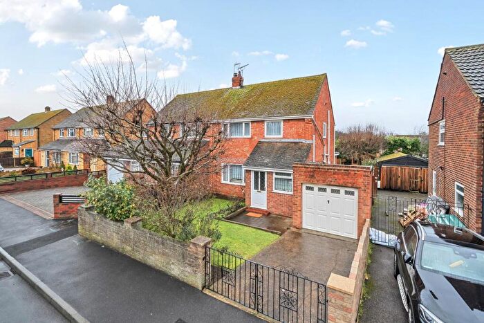 3 Bedroom Semi Detached House For Sale In Priory Grove, Ditton, Aylesford, ME20