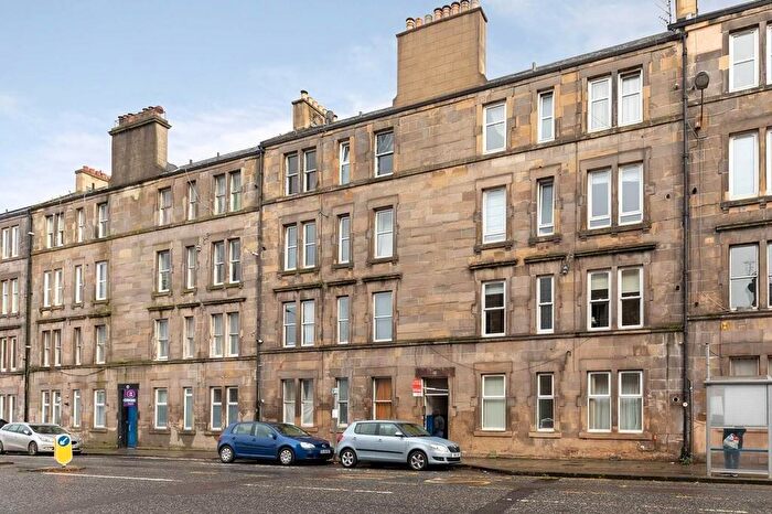 Flat To Rent In Broughton Road, Edinburgh, EH7
