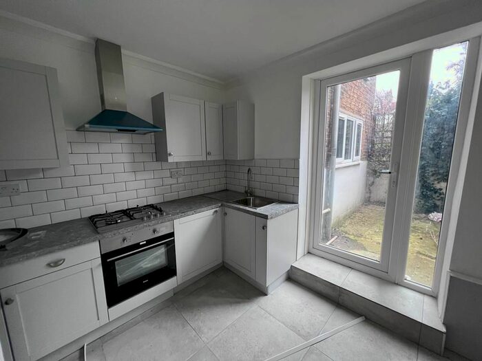 1 Bedroom Flat To Rent In Forest Gate, E7