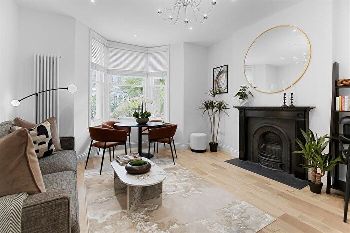 1 Bedroom Flat For Sale In Mercers Road, London, N19