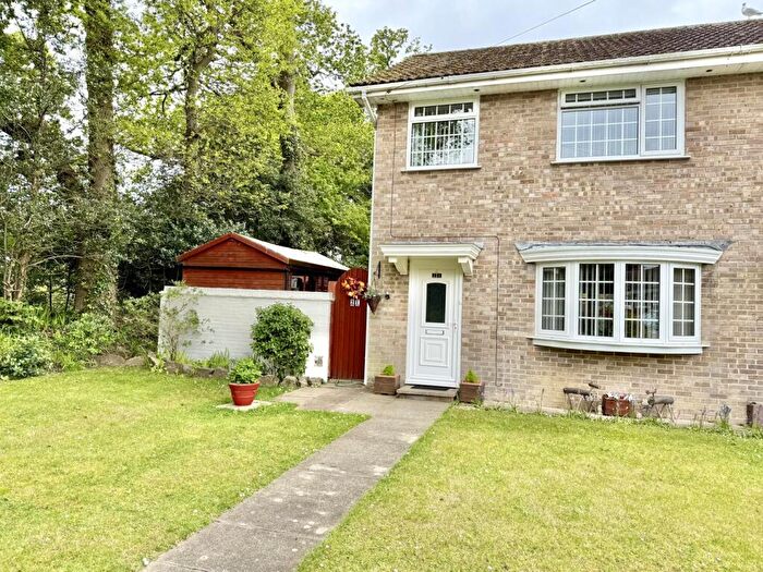 3 Bedroom End Of Terrace House For Sale In Tresillian Close, Walkford, Christchurch, BH23