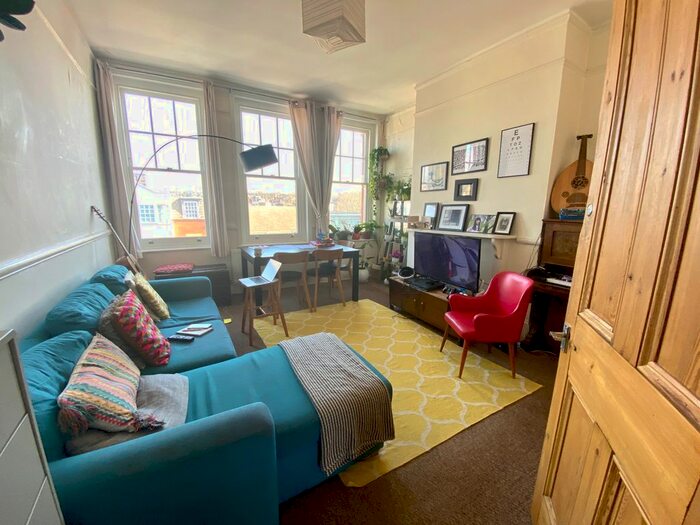 4 Bedroom Flat To Rent In Holloway Road, Islington, N1