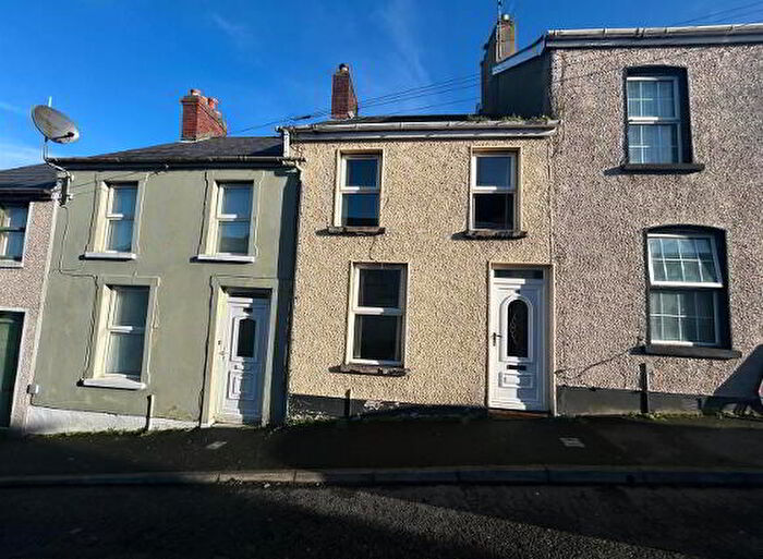 3 Bedroom Mid Terraced House For Sale In Lower Nassau Street, Derry, BT48