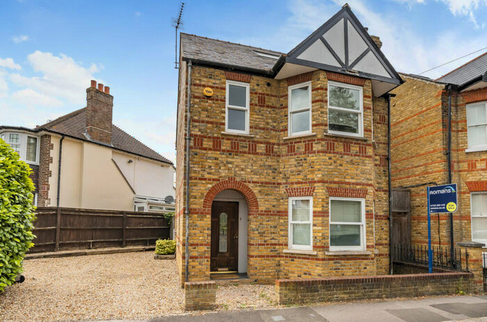 4 Bedroom Detached House To Rent In Alexandra Road, SL4