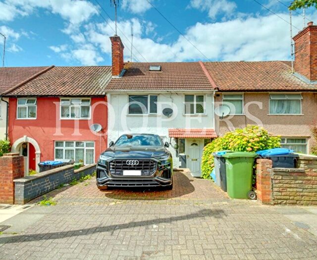3 Bedroom Terraced House For Sale In Review Road, London, NW2