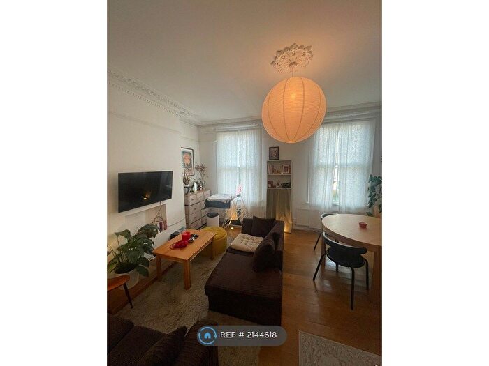 1 Bedroom Flat To Rent In Brook Green, Hammersmith, W6