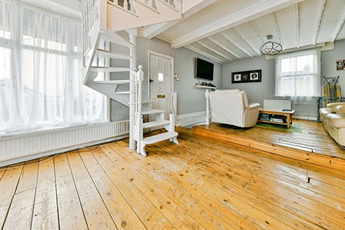 3 Bedroom End Of Terrace House For Sale In Marshgate Drive, Hertford, SG13