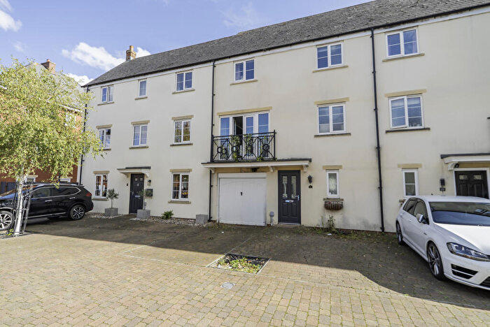 4 Bedroom Terraced House For Sale In Gaveller Road, Swindon, SN25