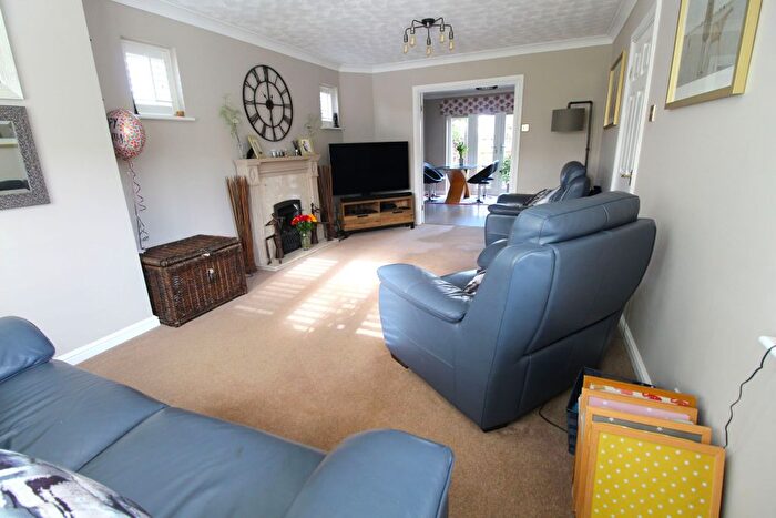 5 Bedroom Detached House For Sale In Bickerdikes Gardens, Sandy, SG19