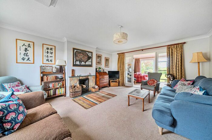 5 Bedroom Detached House For Sale In Wentworth Close, Barnham, PO22