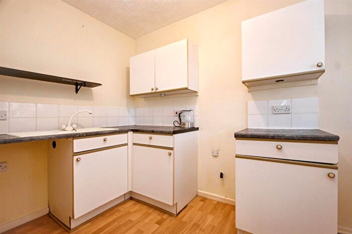 1 Bedroom Flat For Sale In Churchdale Road, Eastbourne, BN22