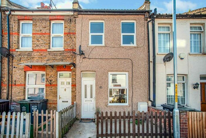 3 Bedroom Terraced House To Rent In Howard Road, Dartford, DA1