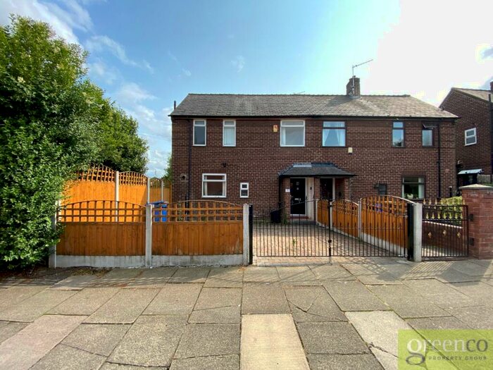 3 Bedroom Semi-Detached House To Rent In Victoria Avenue, Swinton, Salford, M27