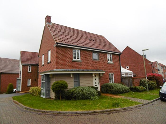 3 Bedroom Detached House To Rent In Taplin Close, Basingstoke, RG24