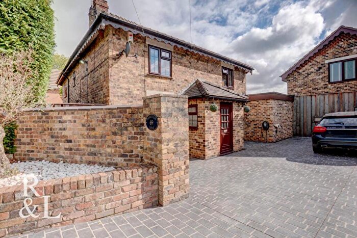 6 Bedroom Detached House For Sale In Occupation Road, Albert Village, Swadlincote, DE11
