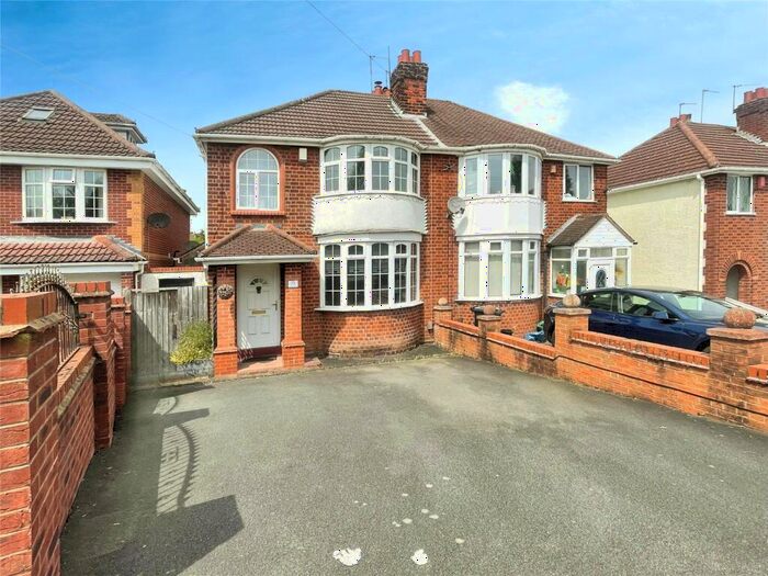 3 Bedroom Semi-Detached House To Rent In Old Park Road, Dudley, West Midlands, DY1