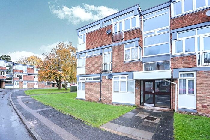 2 Bedroom Flat To Rent In The Lindens, Newbridge Crescent, Wolverhampton, West Midlands, WV6