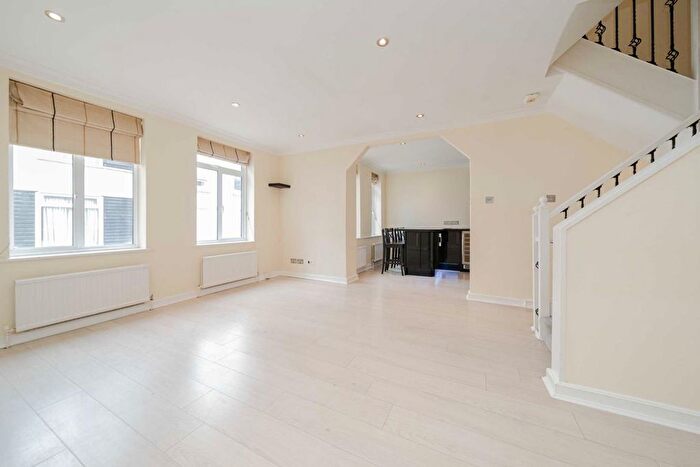 3 Bedroom Property To Rent In Princes Yard, Holland Park, W11