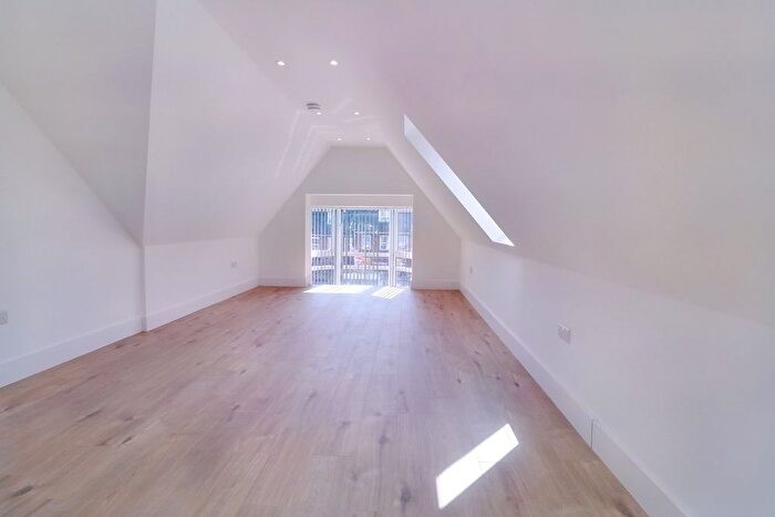 1 Bedroom Flat To Rent In Flat, High Road, Harrow Weald, HA3