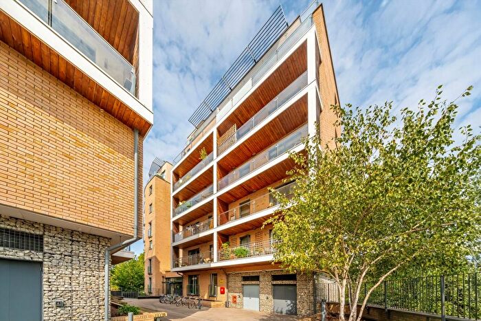 1 Bedroom Flat To Rent In Essex Wharf, Hackney, E5