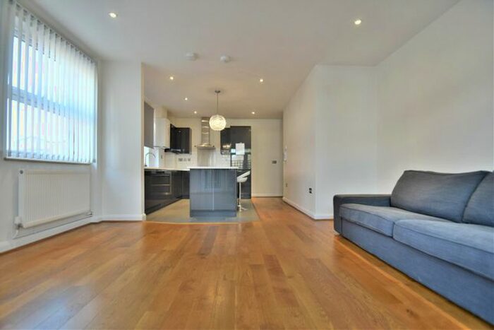 2 Bedroom Flat To Rent In Sheraton House, Rockingham Road, Uxbridge, UB8