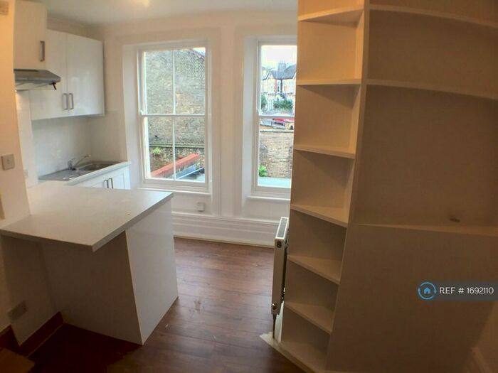 Studio To Rent In Lewisham, London, SE13