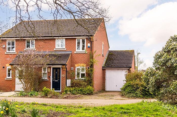 2 Bedroom Semi Detached House For Sale In Teescroft, Didcot, OX11