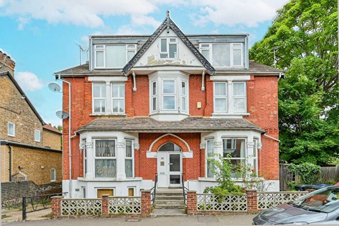 2 Bedroom Flat To Rent In Hastings Road, West Ealing, London, W13