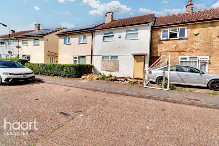 3 Bedroom Terraced House For Sale In Ledbury Green, Leicester, LE4