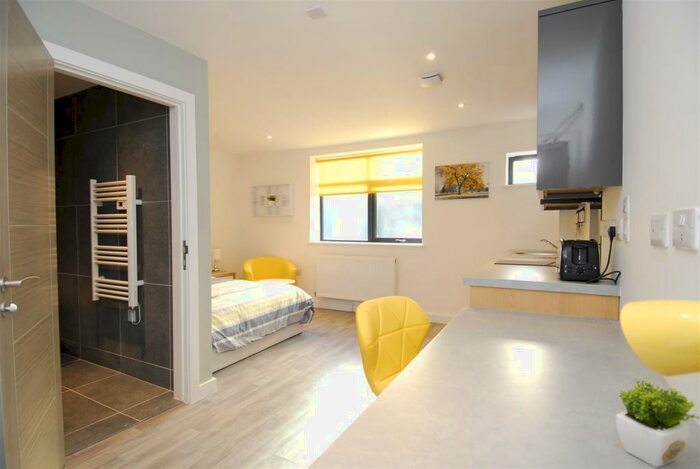 1 Bedroom Apartment To Rent In Large Studio Marvell Lane, PL4