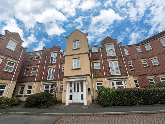 2 Bedroom Apartment To Rent In Whitehall Croft, Leeds, LS12