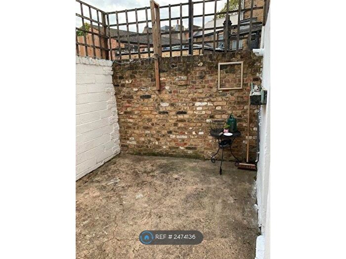 1 Bedroom Flat To Rent In East Dulwich Road, London, SE22