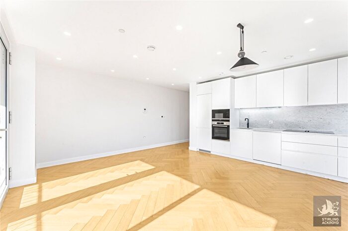 2 Bedroom Flat To Rent In Parkhaus, Maple Path, Hackney, London, E5